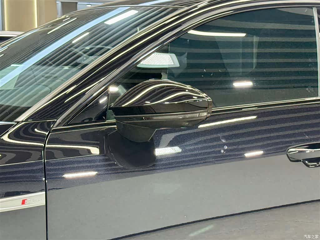 Audi A7L, 2024 13