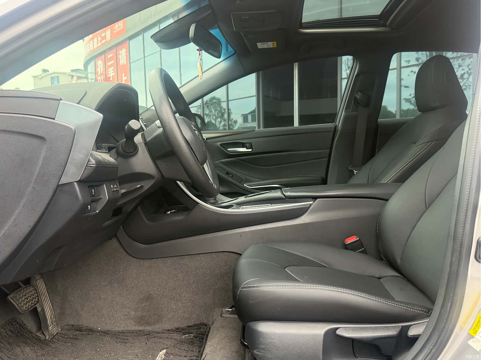 Toyota Avalon, 2022 все фото