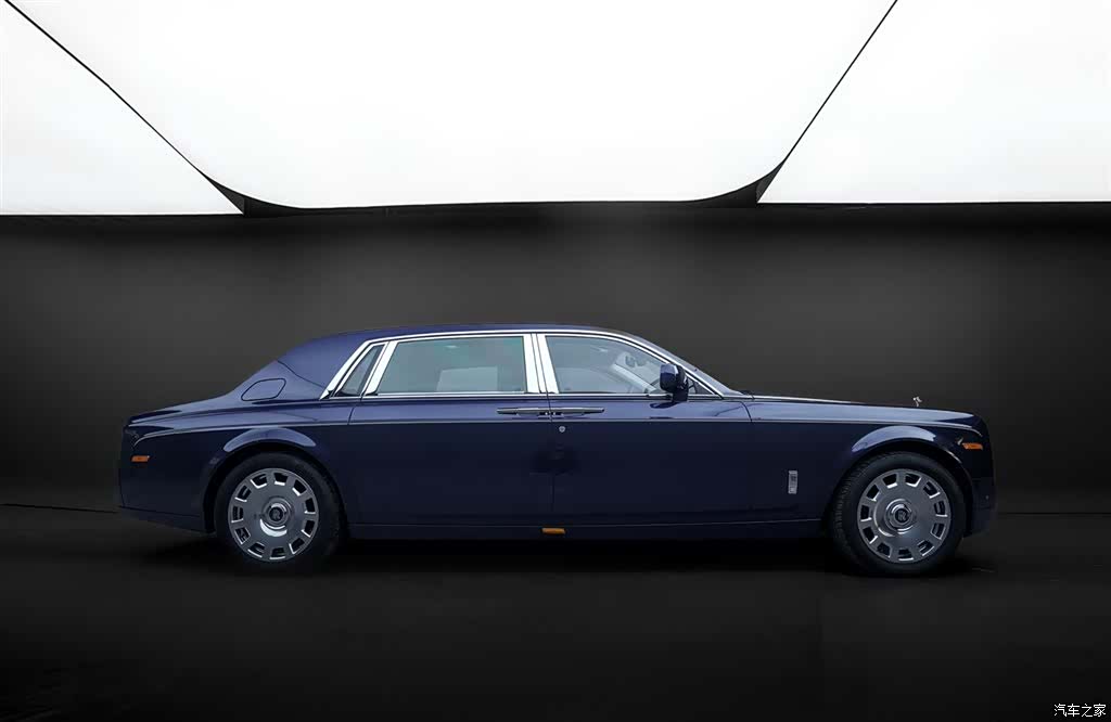 Rolls-Royce Phantom, 2013 3