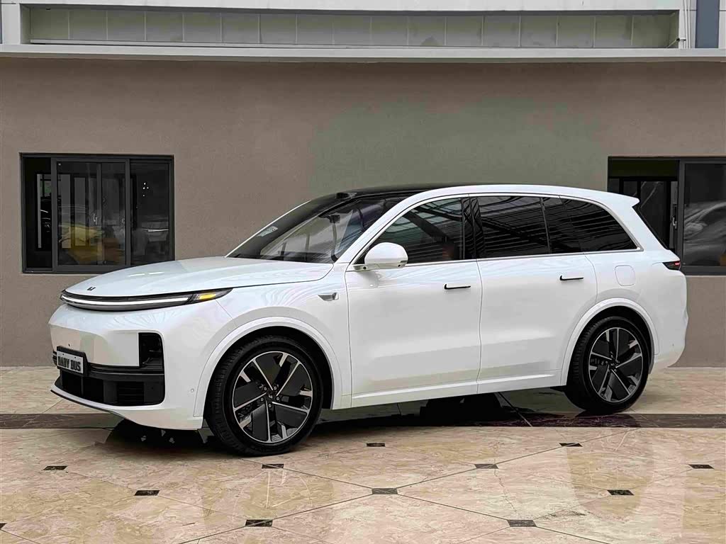 Li Auto L8