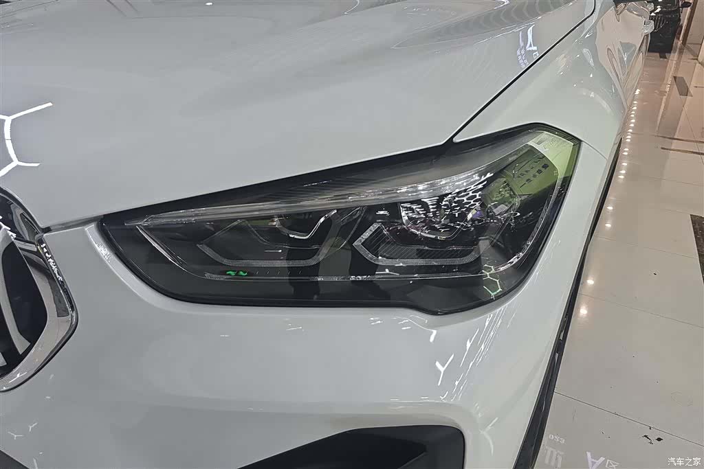 BMW X1, 2020 все фото