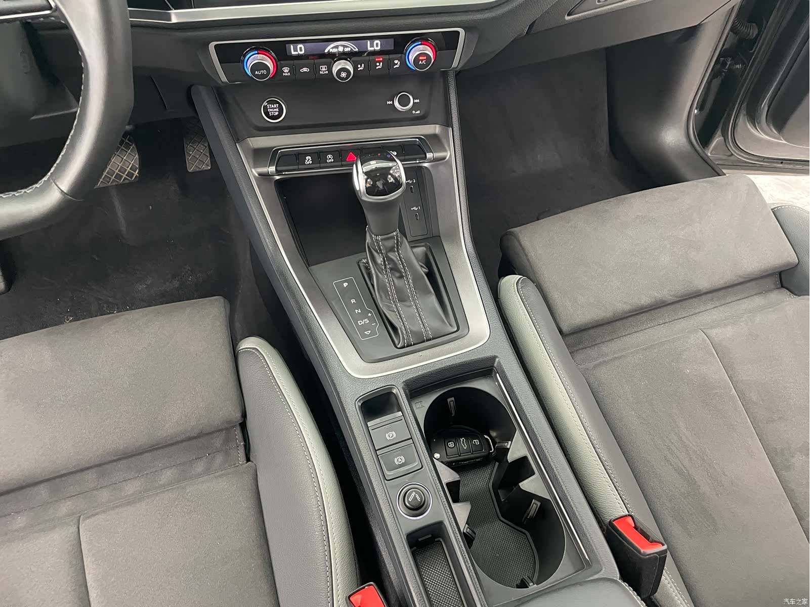 Audi Q3, 2022 11