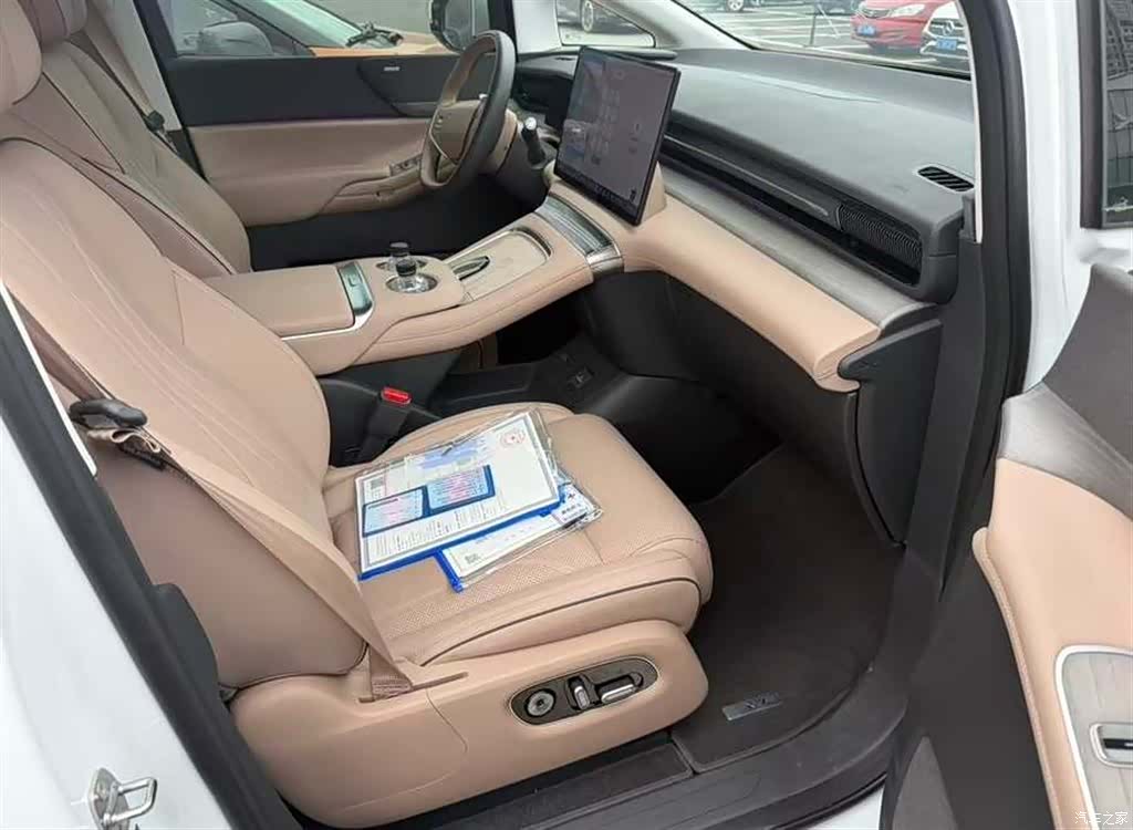 Xpeng X9, 2025 6