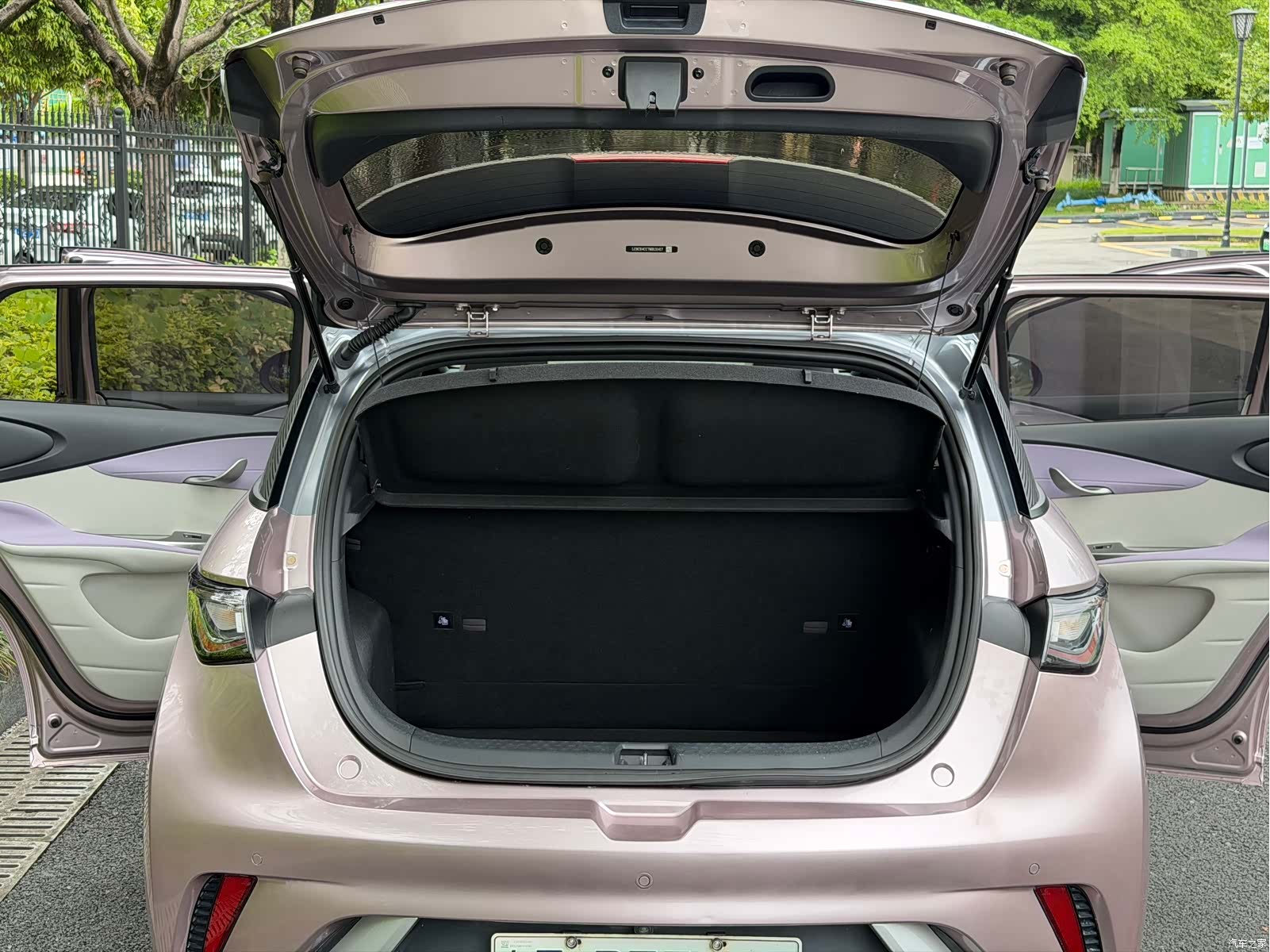 BYD Dolphin, 2022 9