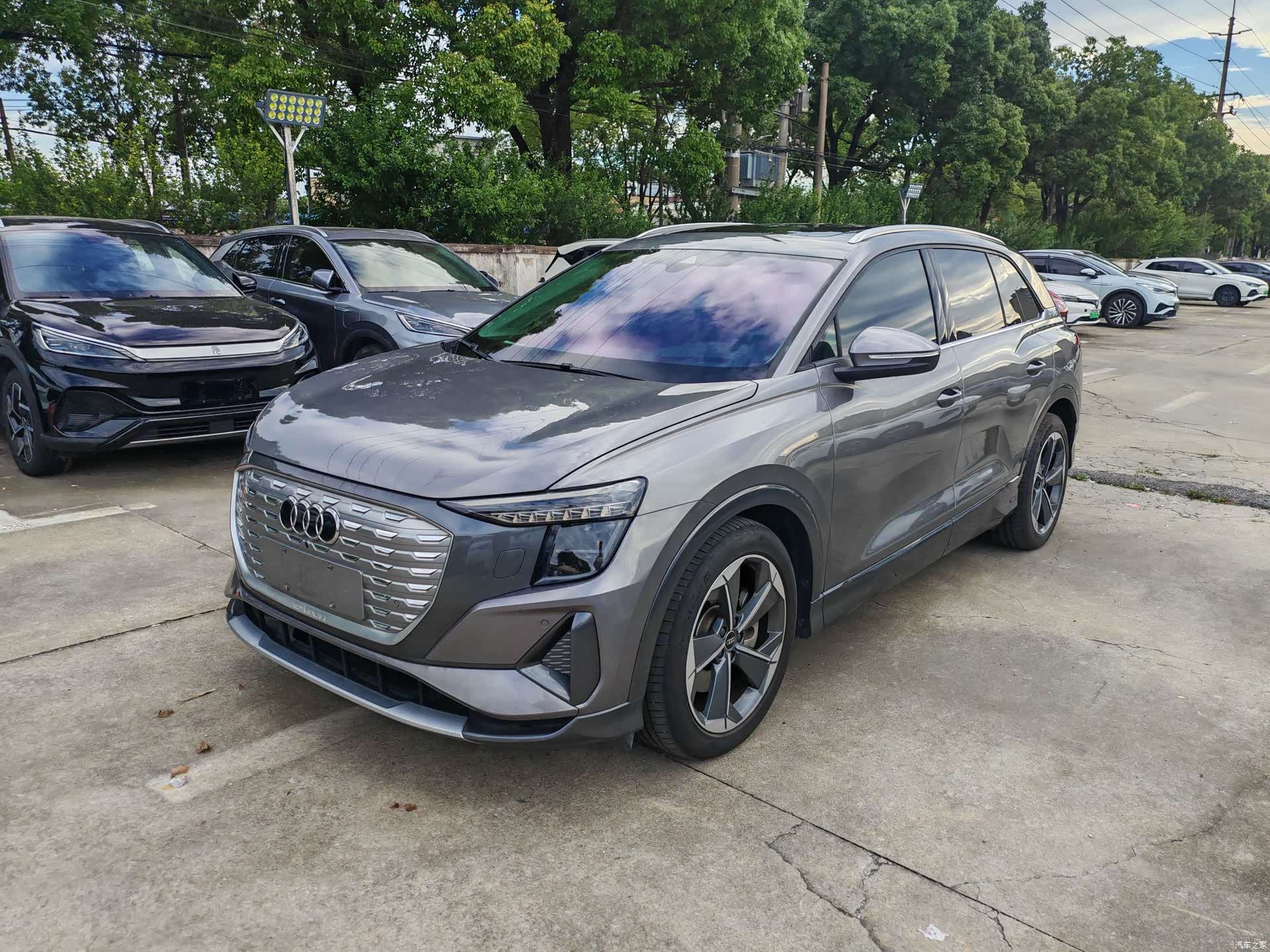 Audi Q5 e-tron, 2024 3