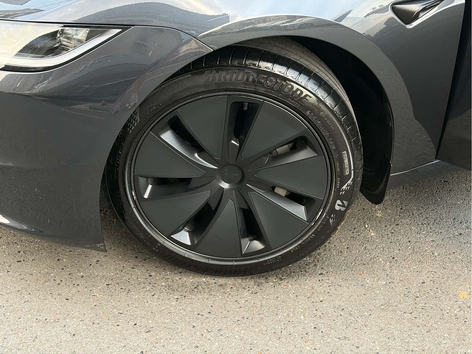 Tesla Model 3, 2025 7