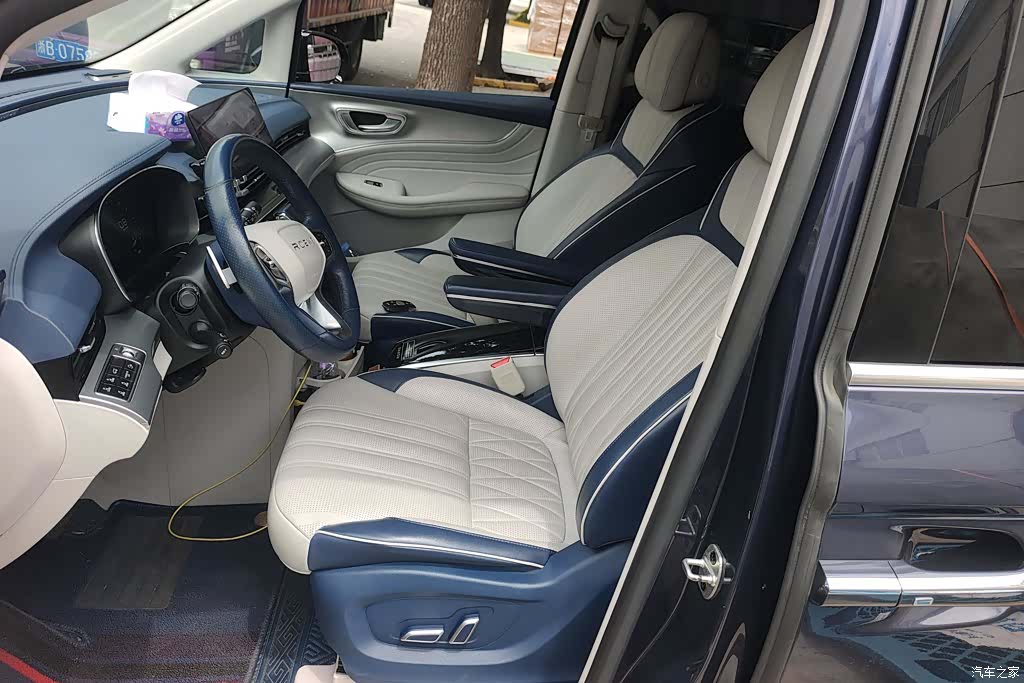 Roewe iMAX8, 2022 9