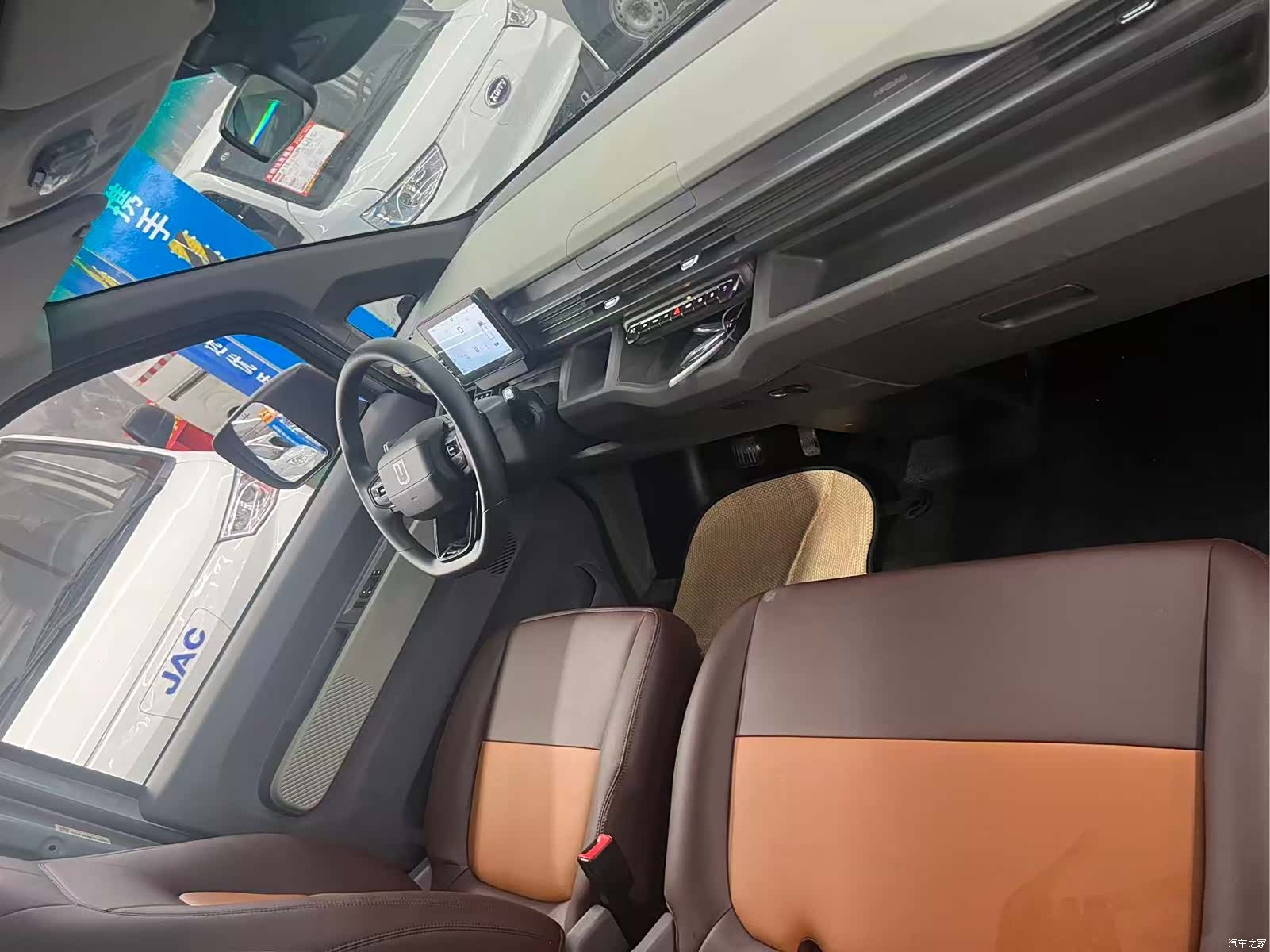 YuanCheng V8E, 2025 12
