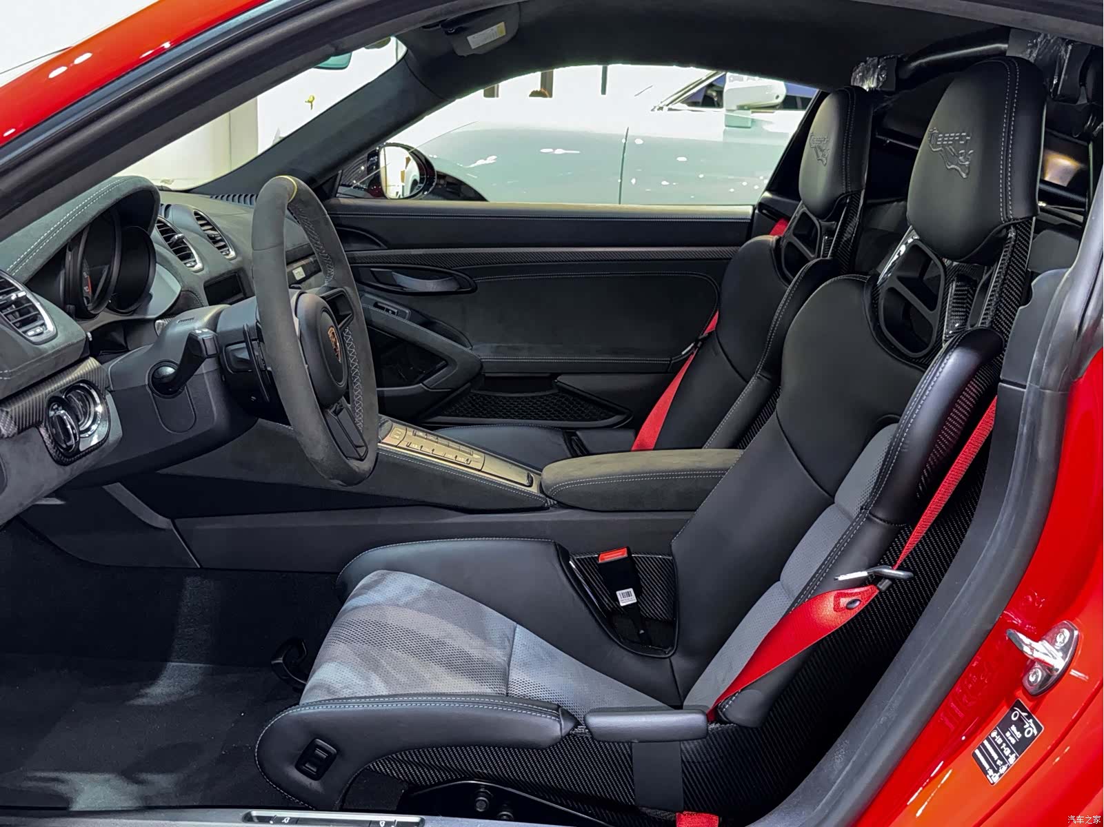Porsche Cayman, 2024 25