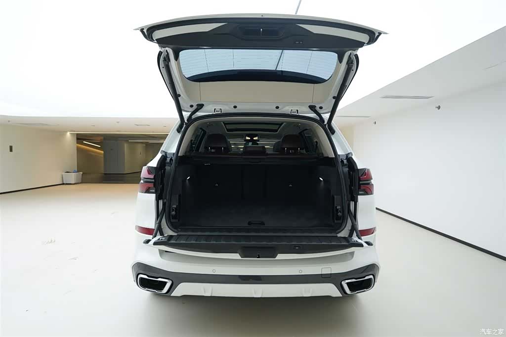 BMW X5, 2023 6