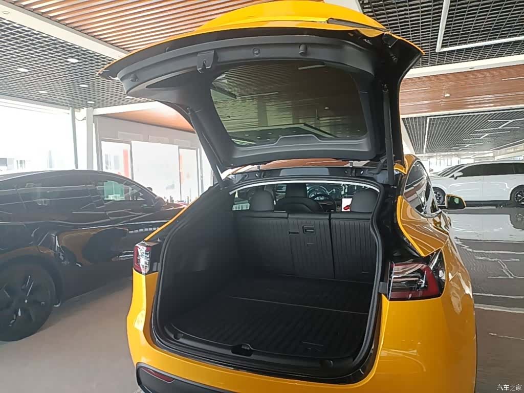 Tesla Model Y, 2025 15