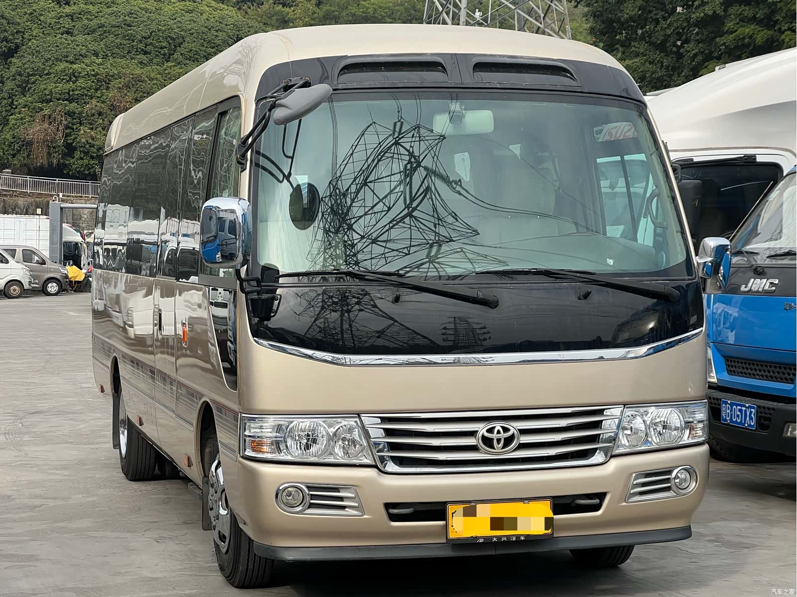 Toyota Coaster, 2017 3