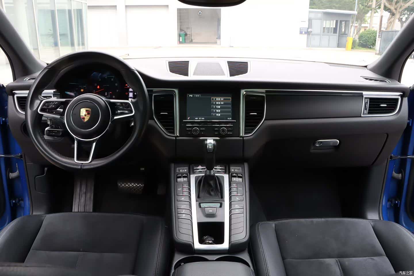 Porsche Macan, 2017 все фото