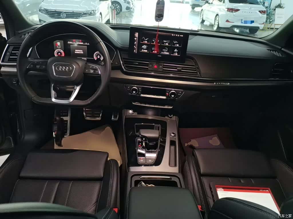 Audi Q5L, 2025 10