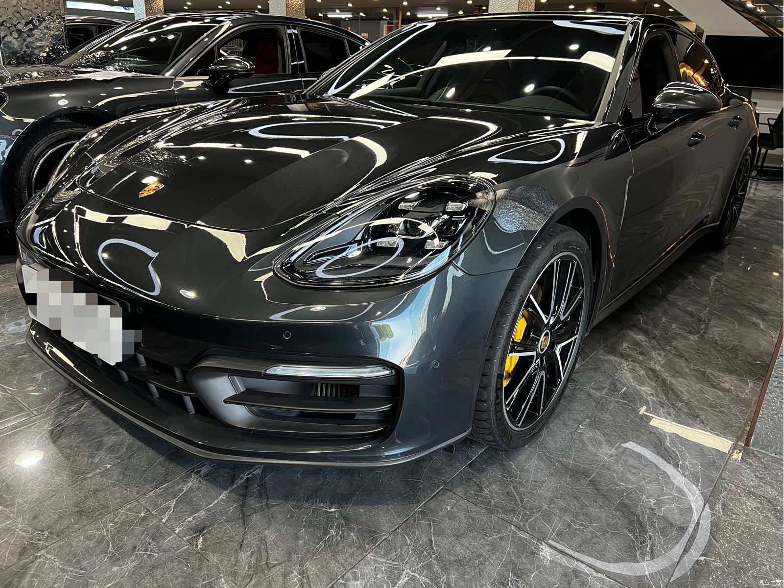 Porsche Panamera, 2022 1
