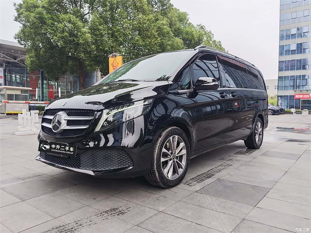 Mercedes-Benz V-Class, 2024 1