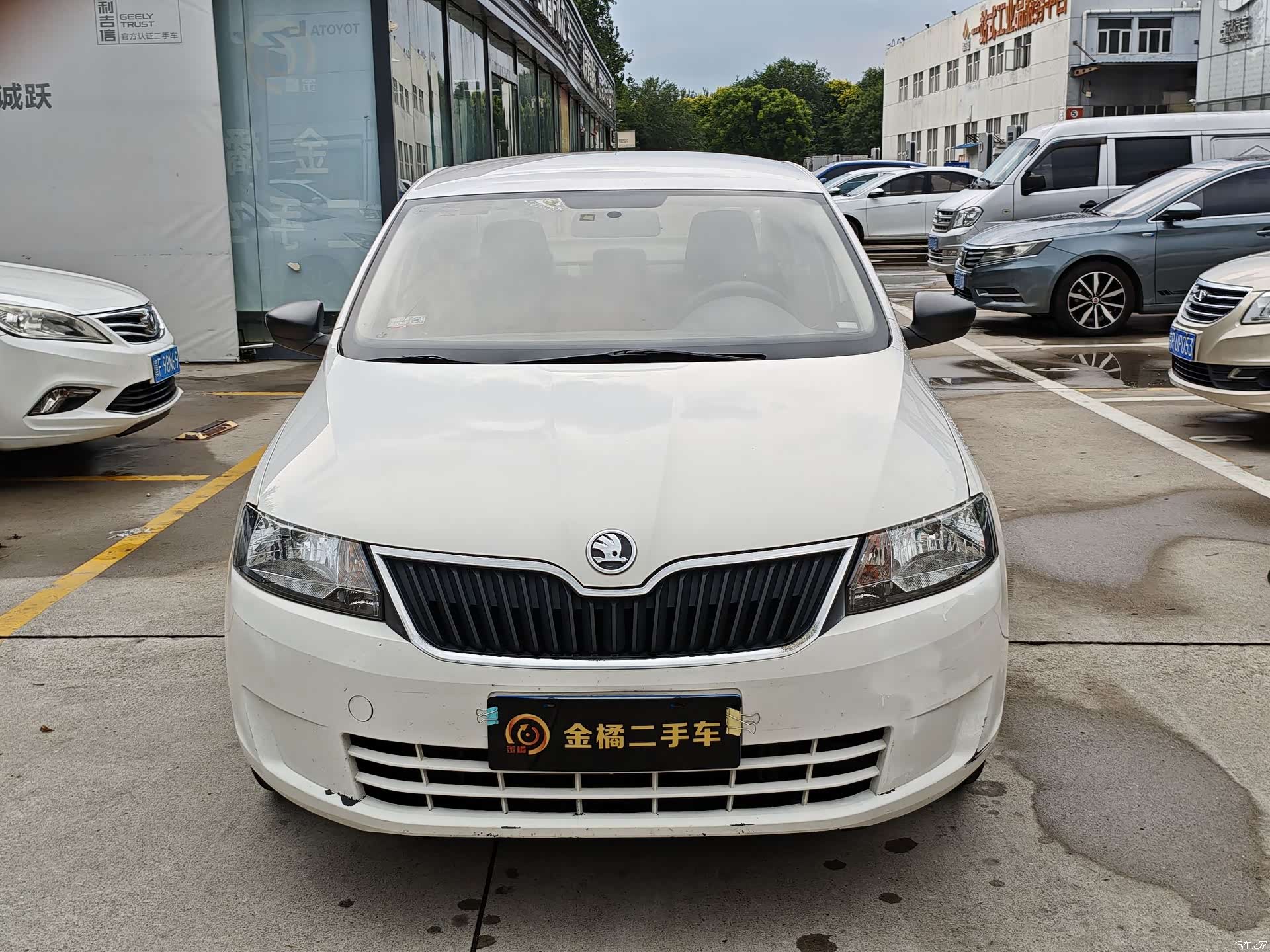 Skoda Rapid, 2014 все фото