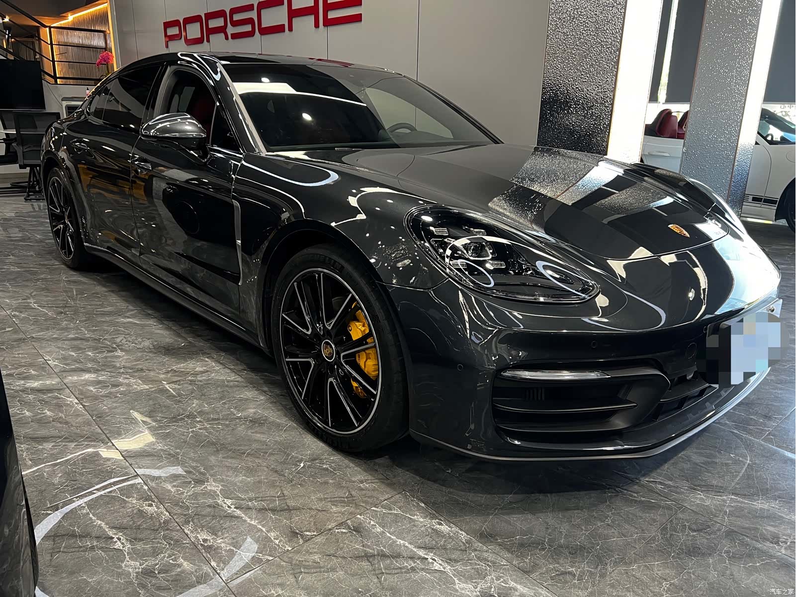 Porsche Panamera, 2022 2