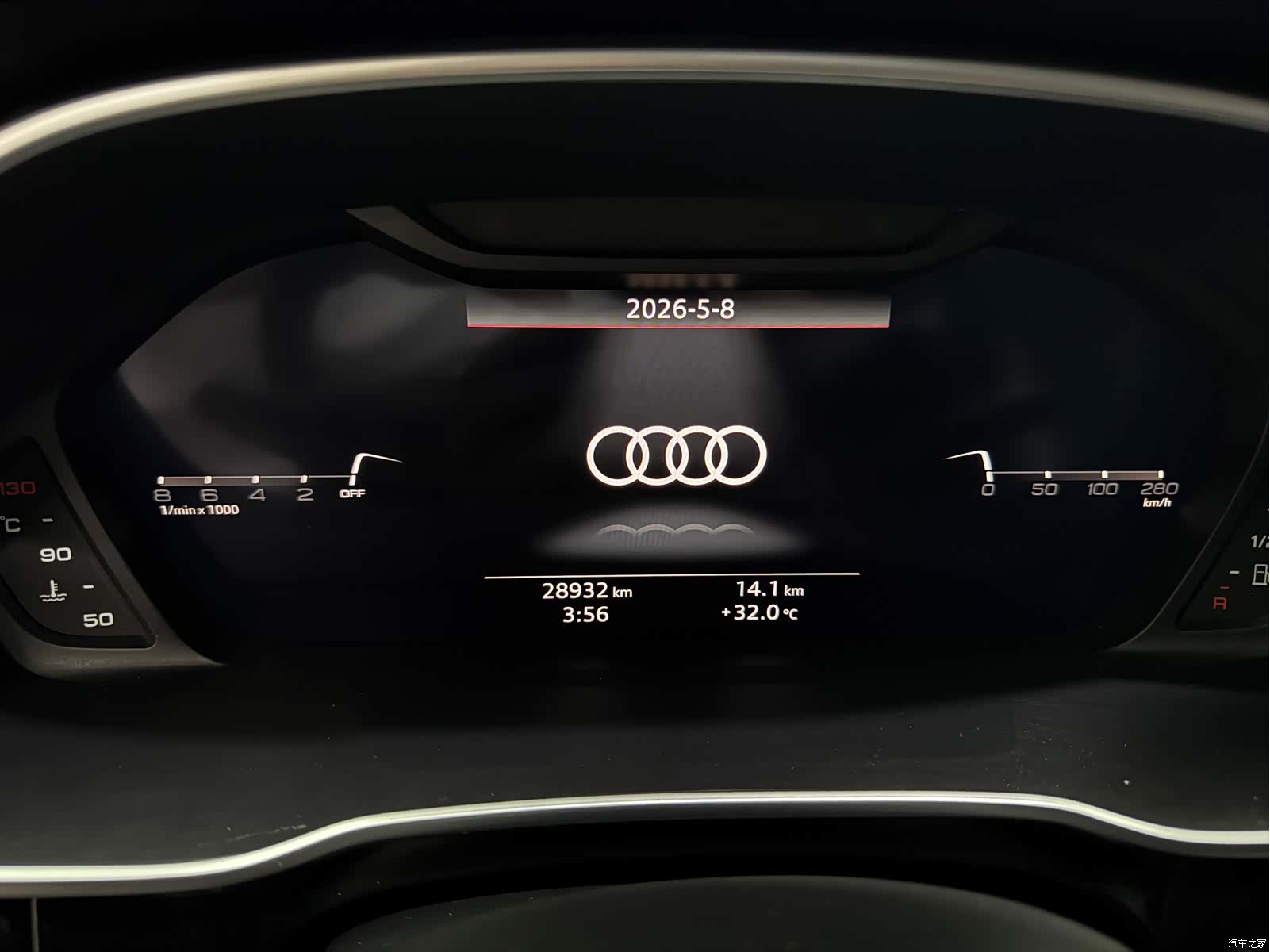 Audi Q3, 2022 10