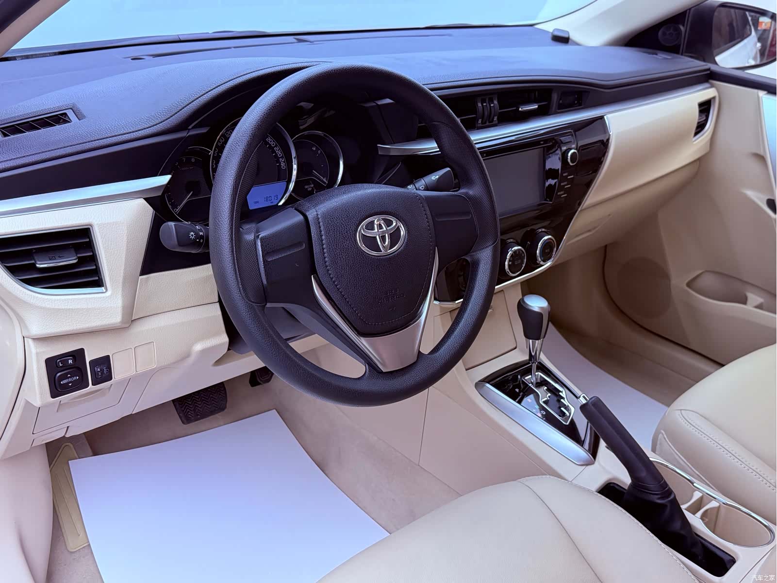 Toyota Corolla, 2015 11