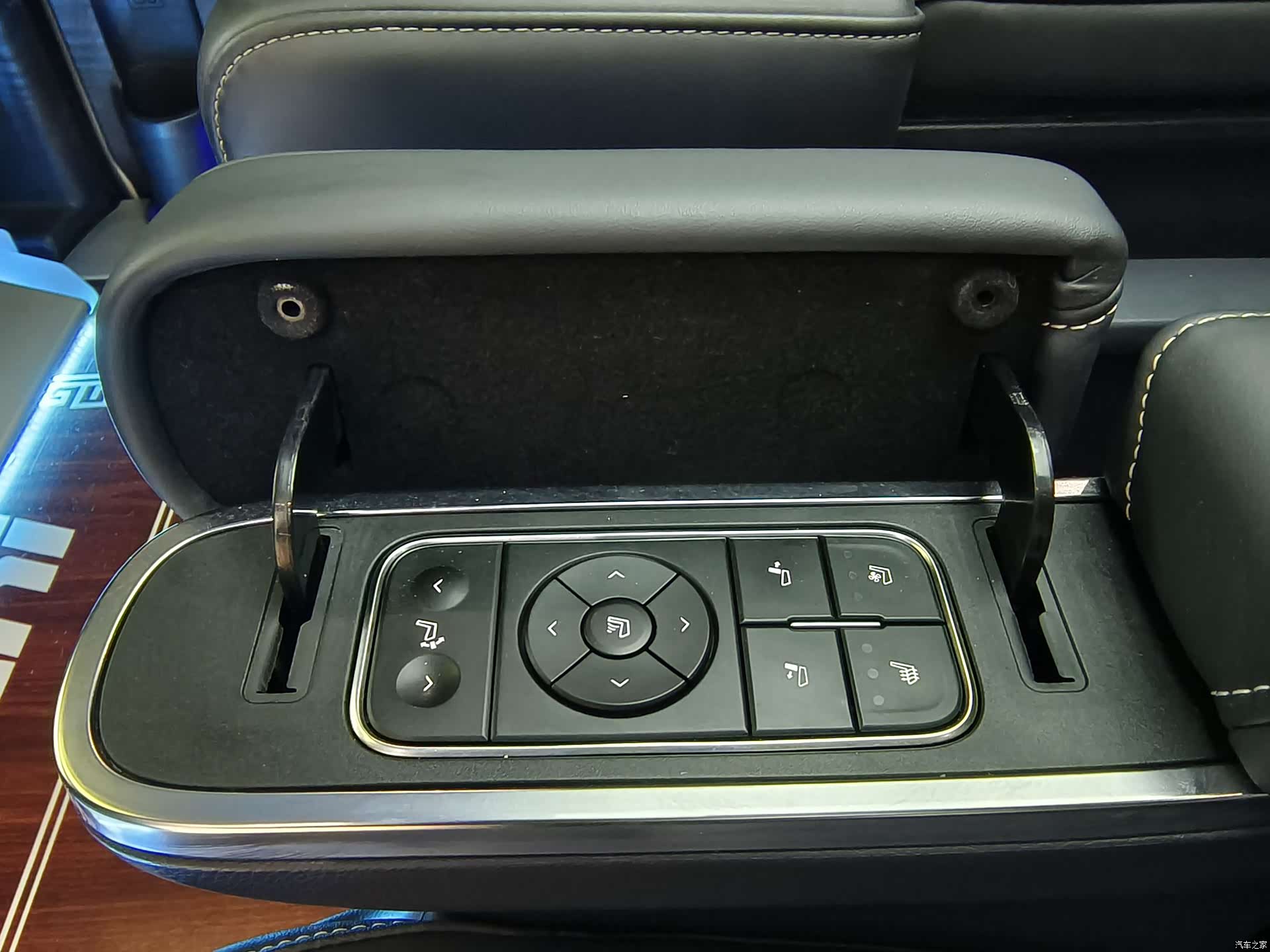 Trumpchi M8, 2022 17
