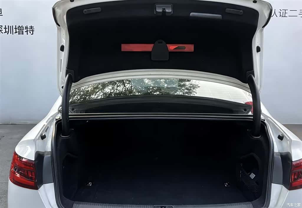 Audi A4L, 2020 9