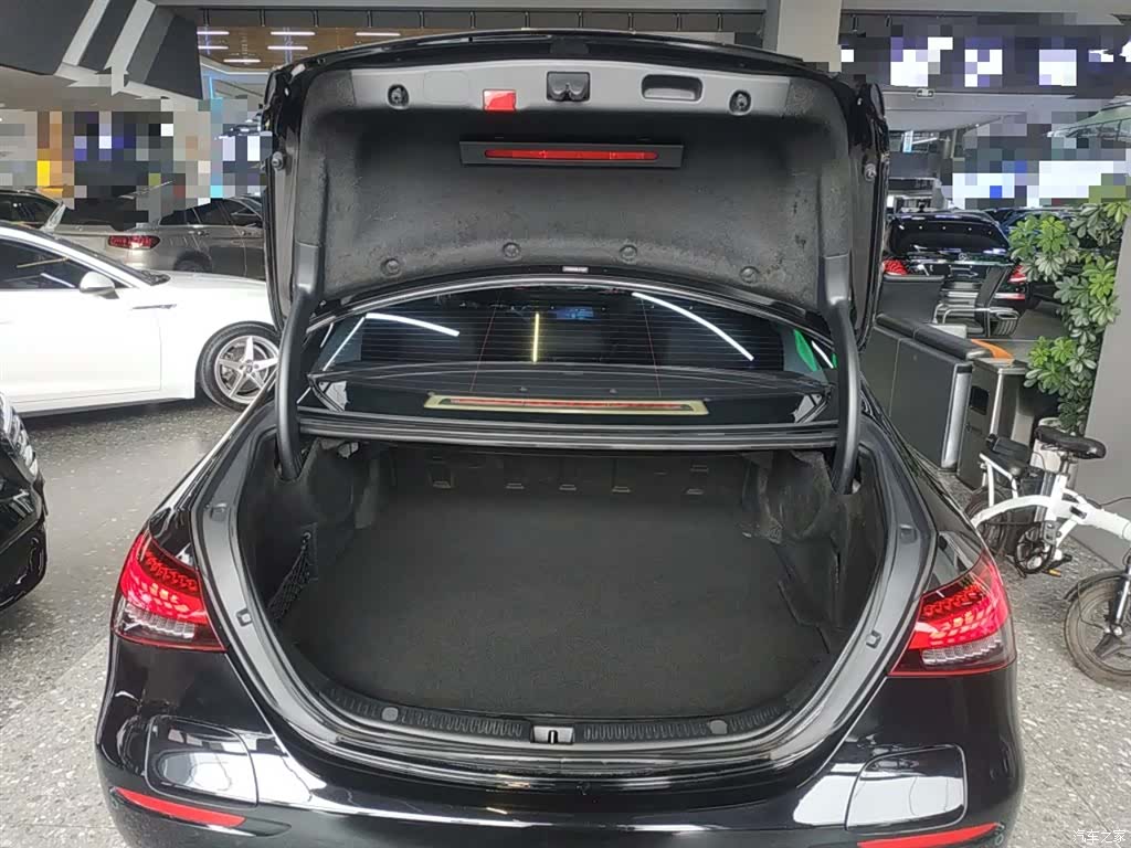 Mercedes-Benz E-Class, 2022 15