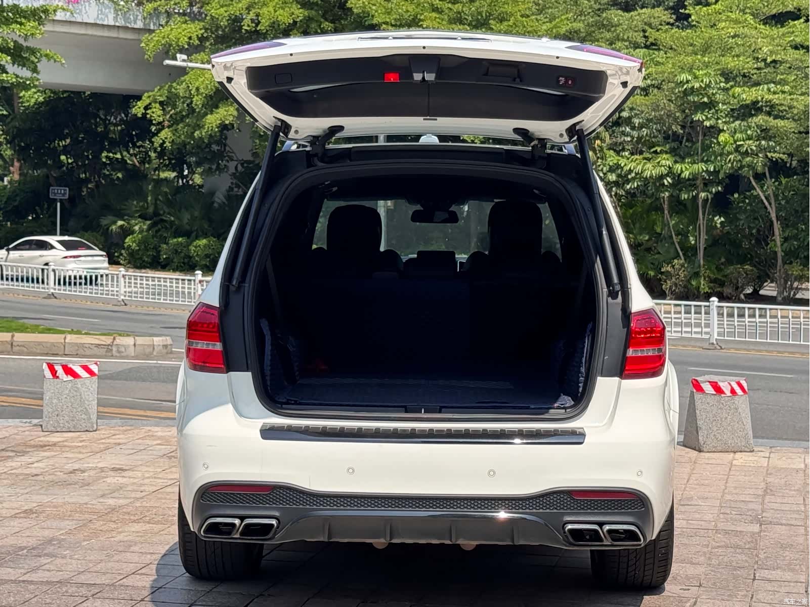 Mercedes-Benz GLS, 2018 7