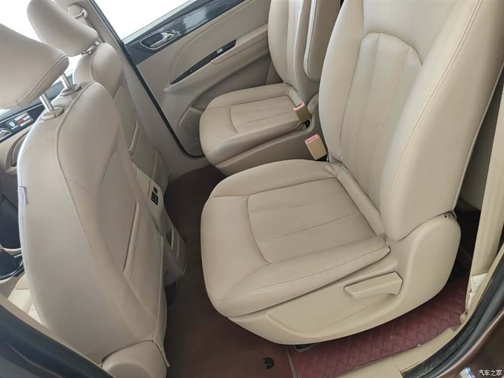 Wuling 730, 2016 17