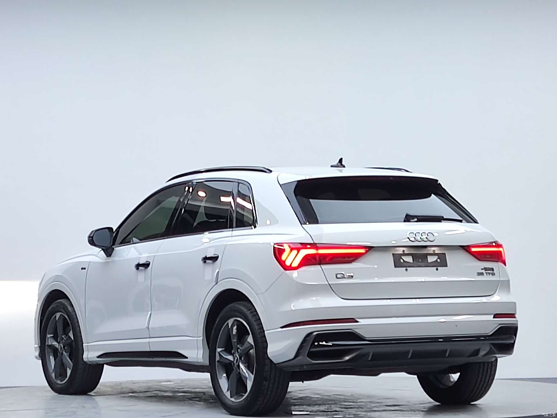 Audi Q3, 2022 все фото