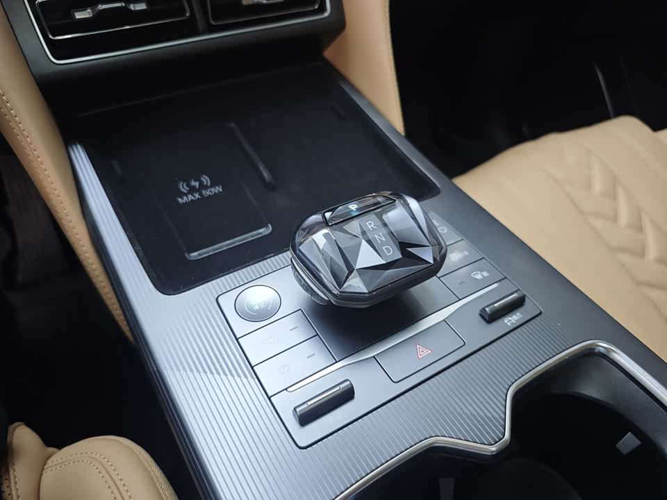 BYD Song L DM-i BYD Song L DM-i