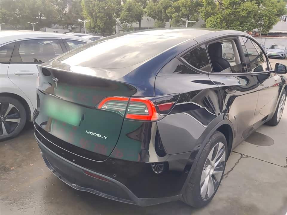 Tesla Model Y Tesla Model Y