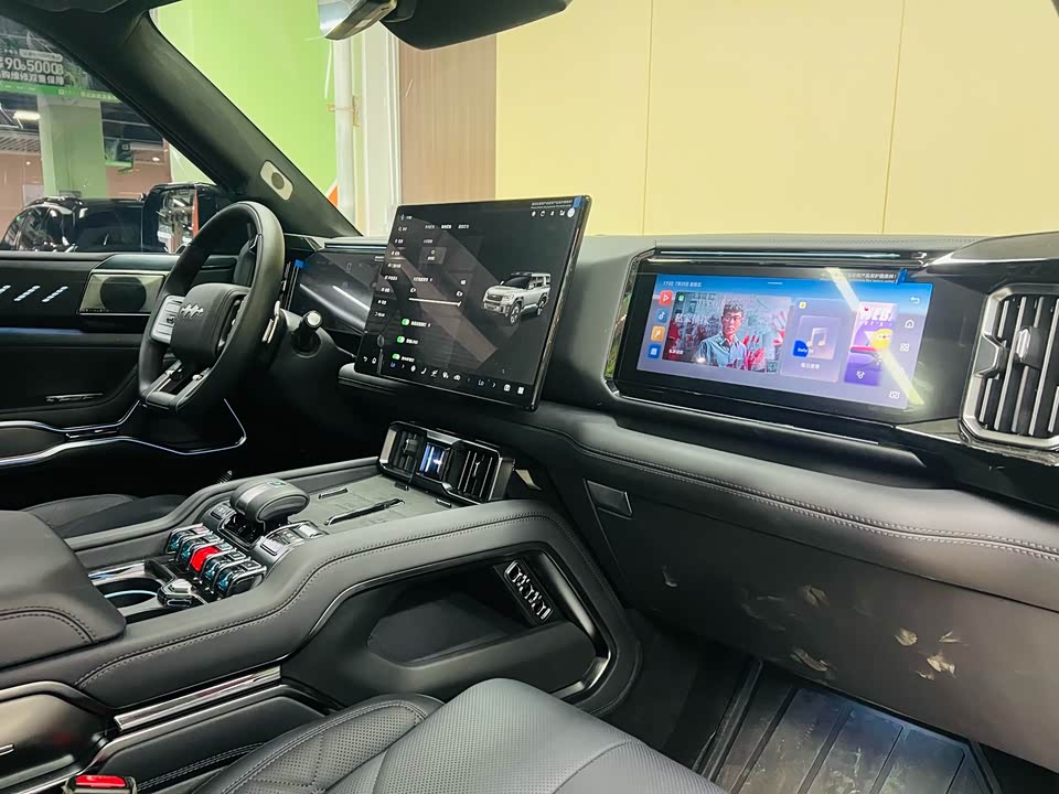 BYD Leopard 8