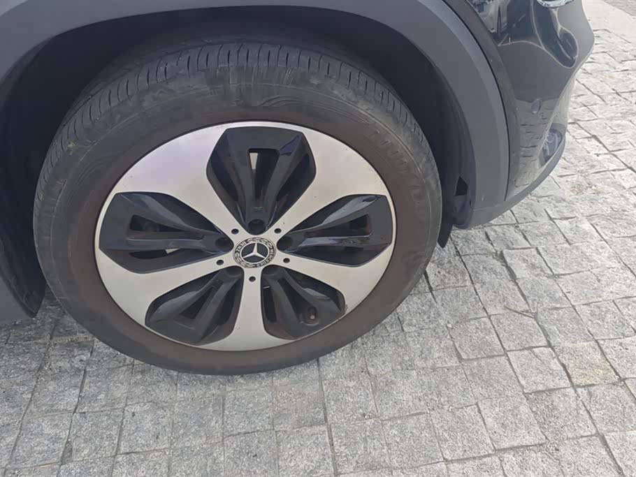 Mercedes-Benz GLB Mercedes-Benz GLB
