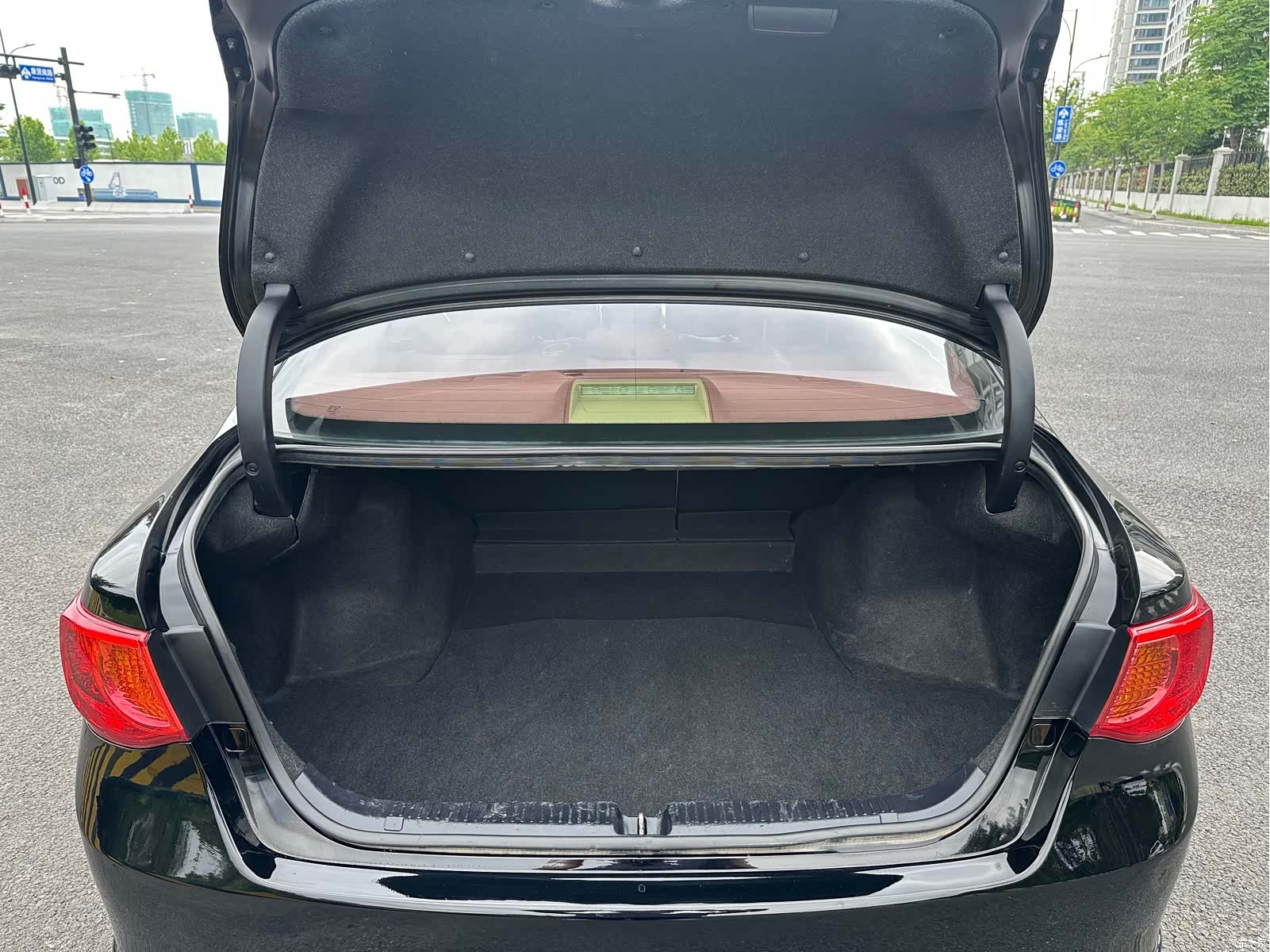 Toyota 2.5V, 2012 18