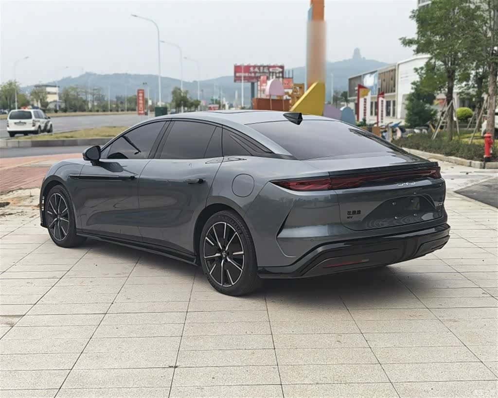 BYD Han, 2025 13