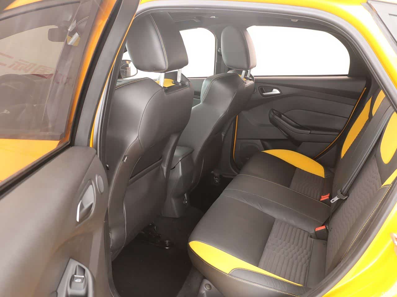 Ford Focus, 2013 12