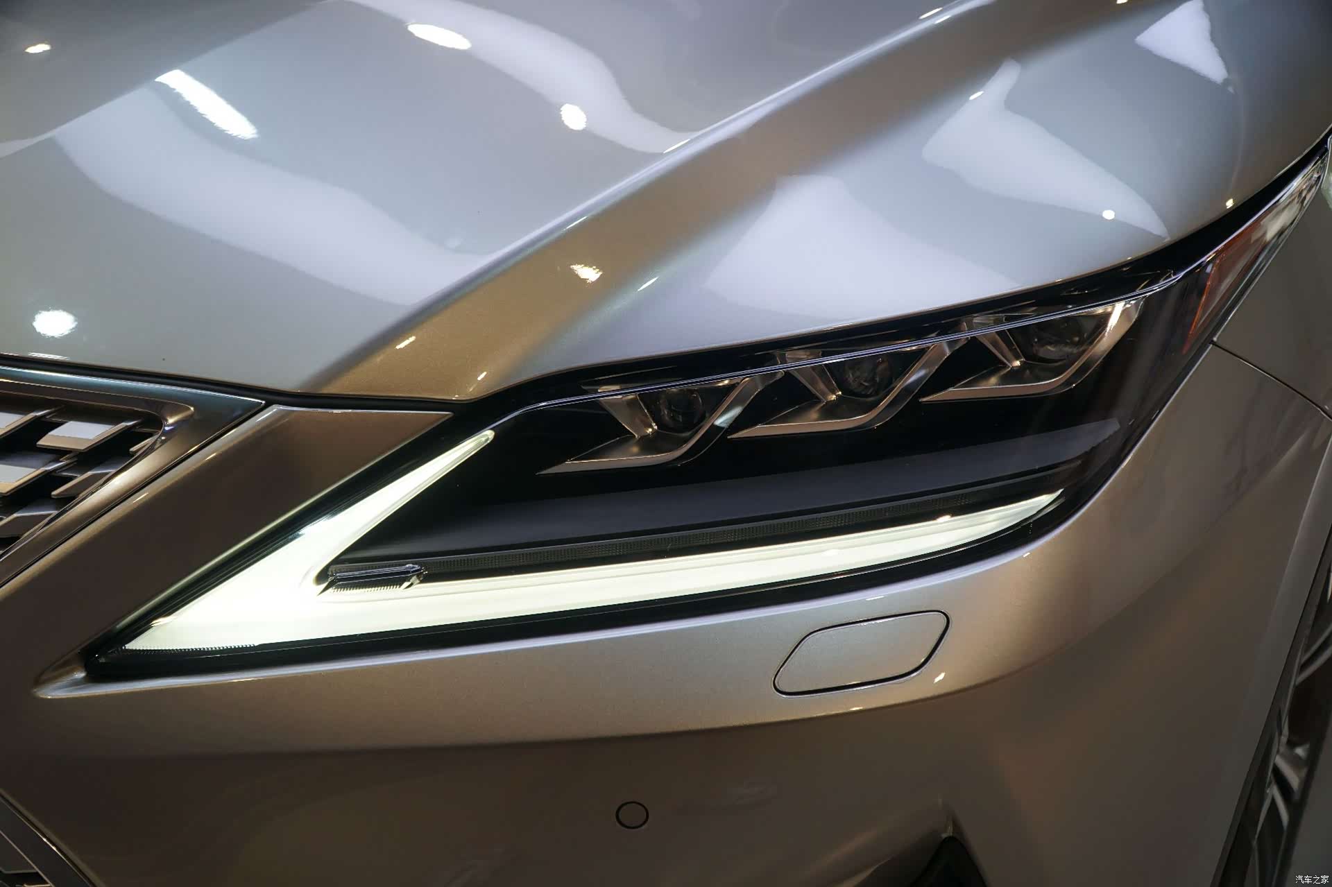 Lexus RX, 2022 13