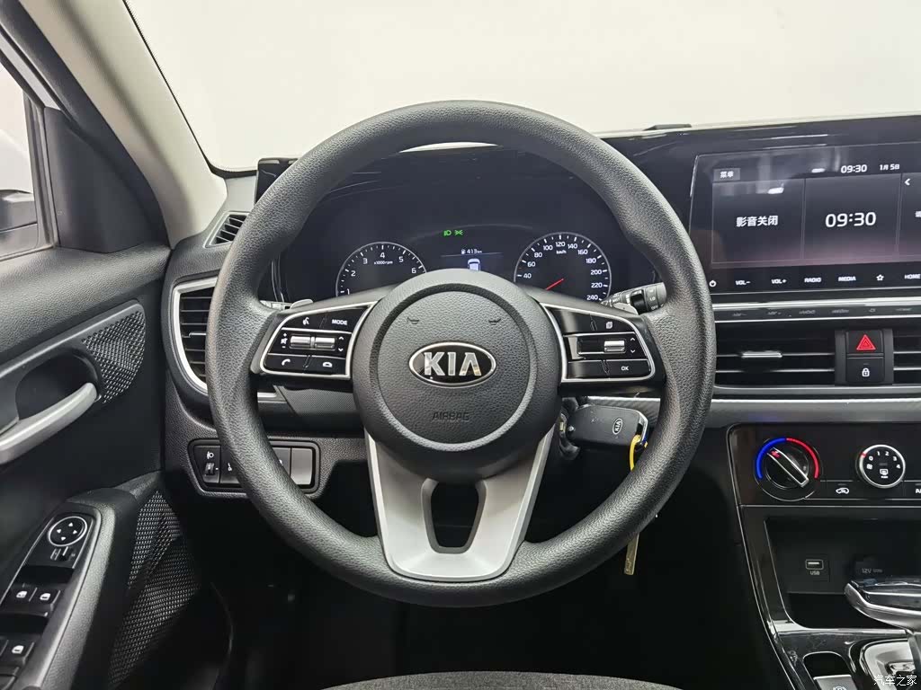 Kia KX3, 2020 11