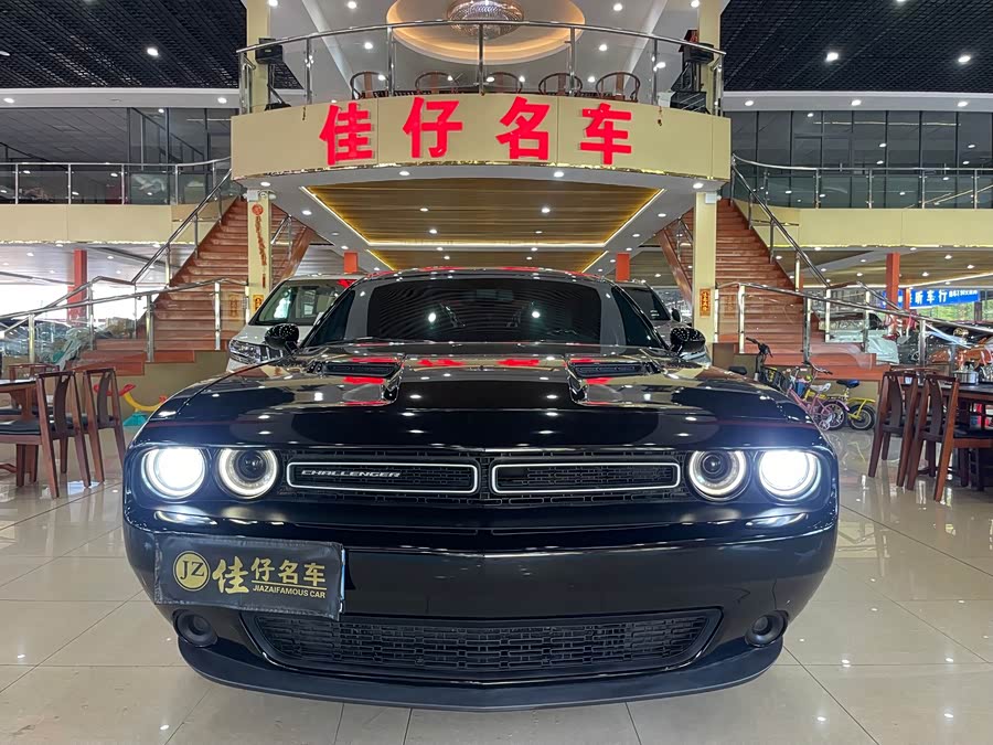 Dodge Challenger 2020, фото 2