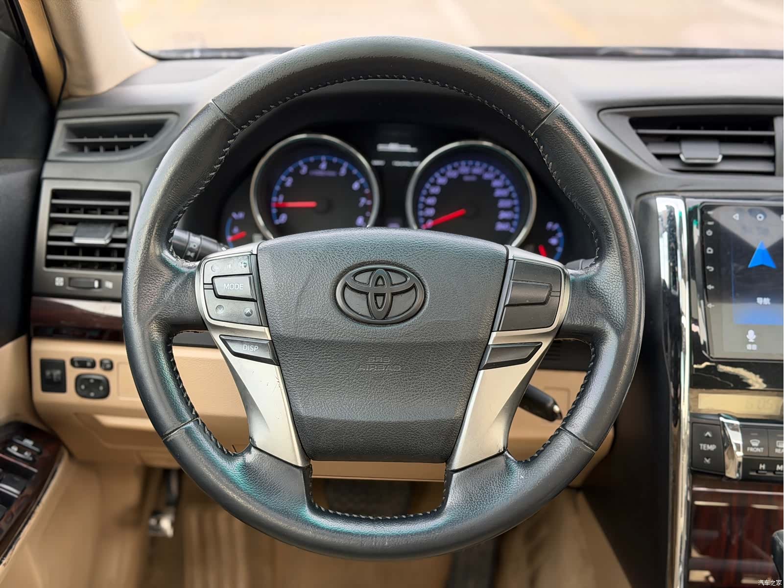 Toyota 2.5V, 2010 15