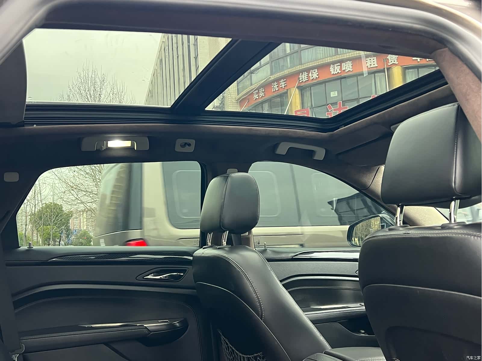 Cadillac SRX, 2012 12