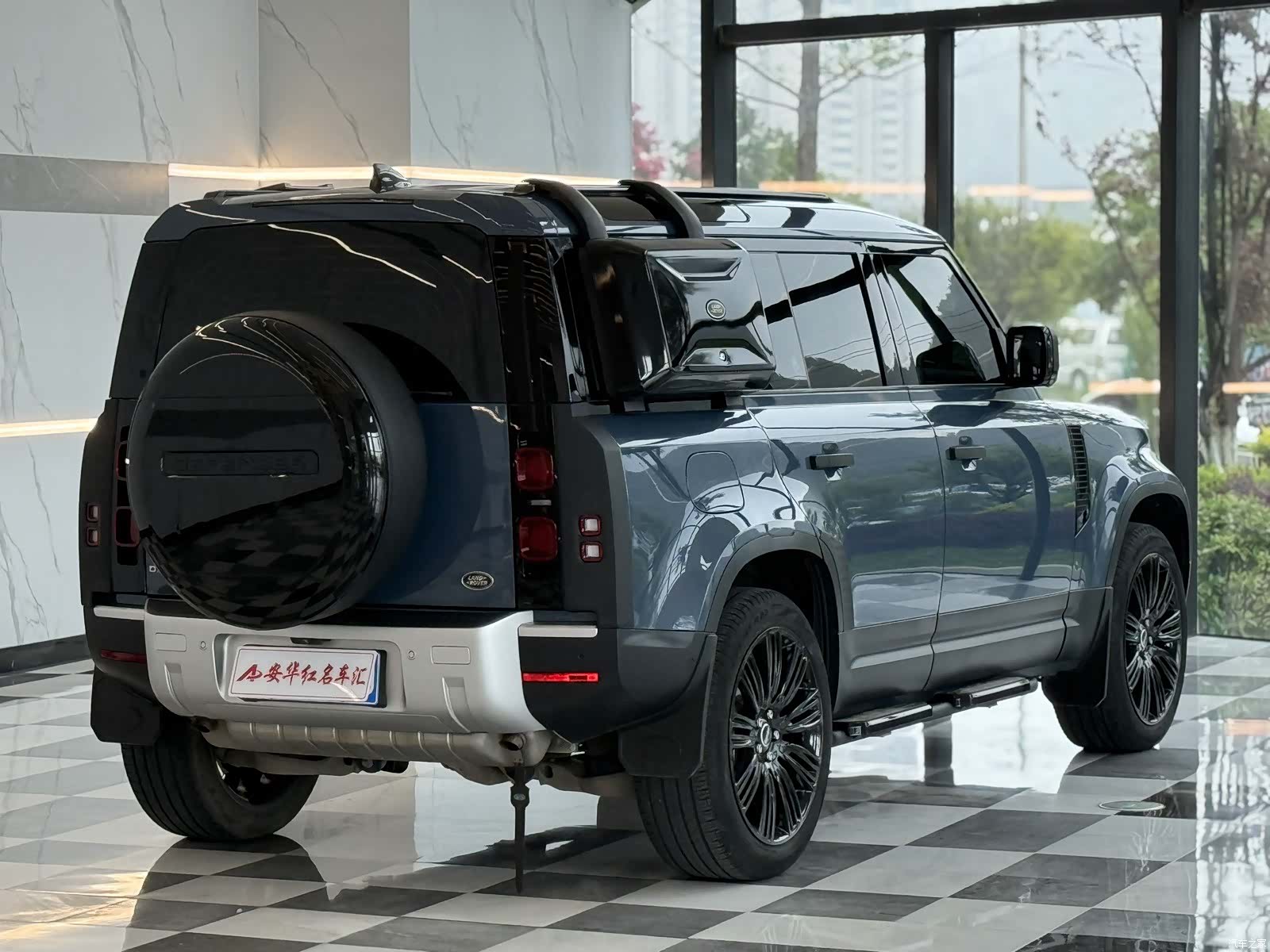 Land Rover Defender, 2022 все фото