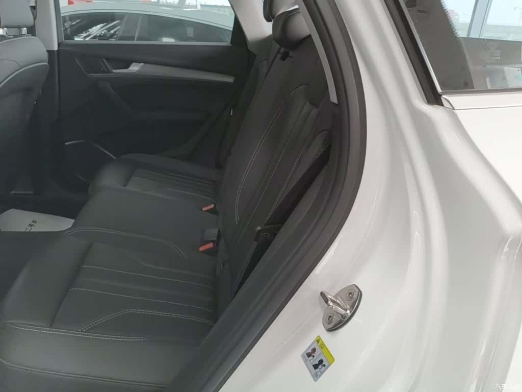 Audi Q5L, 2023 24