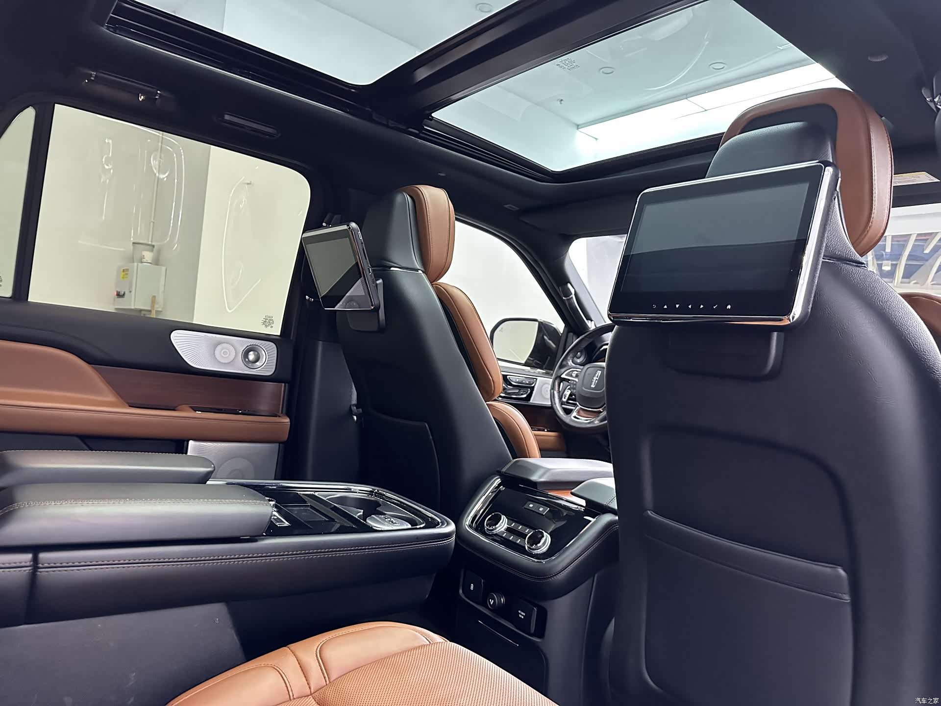 Lincoln Navigator, 2019 14