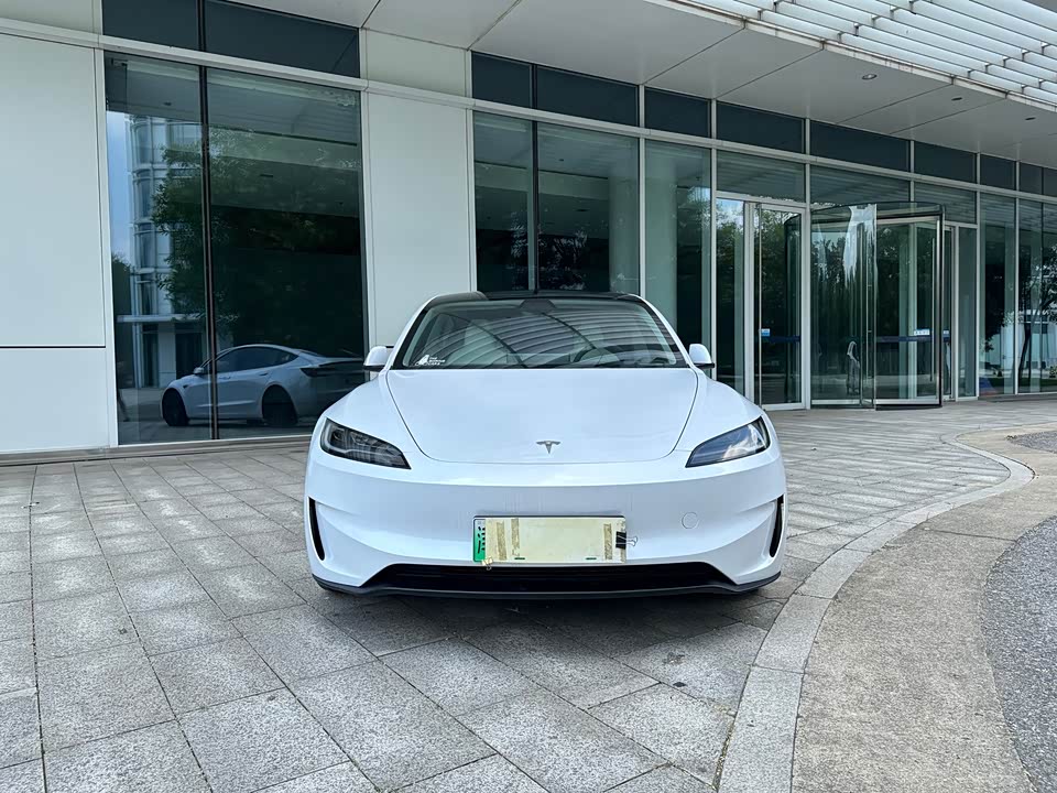 Tesla Model 3 Tesla Model 3