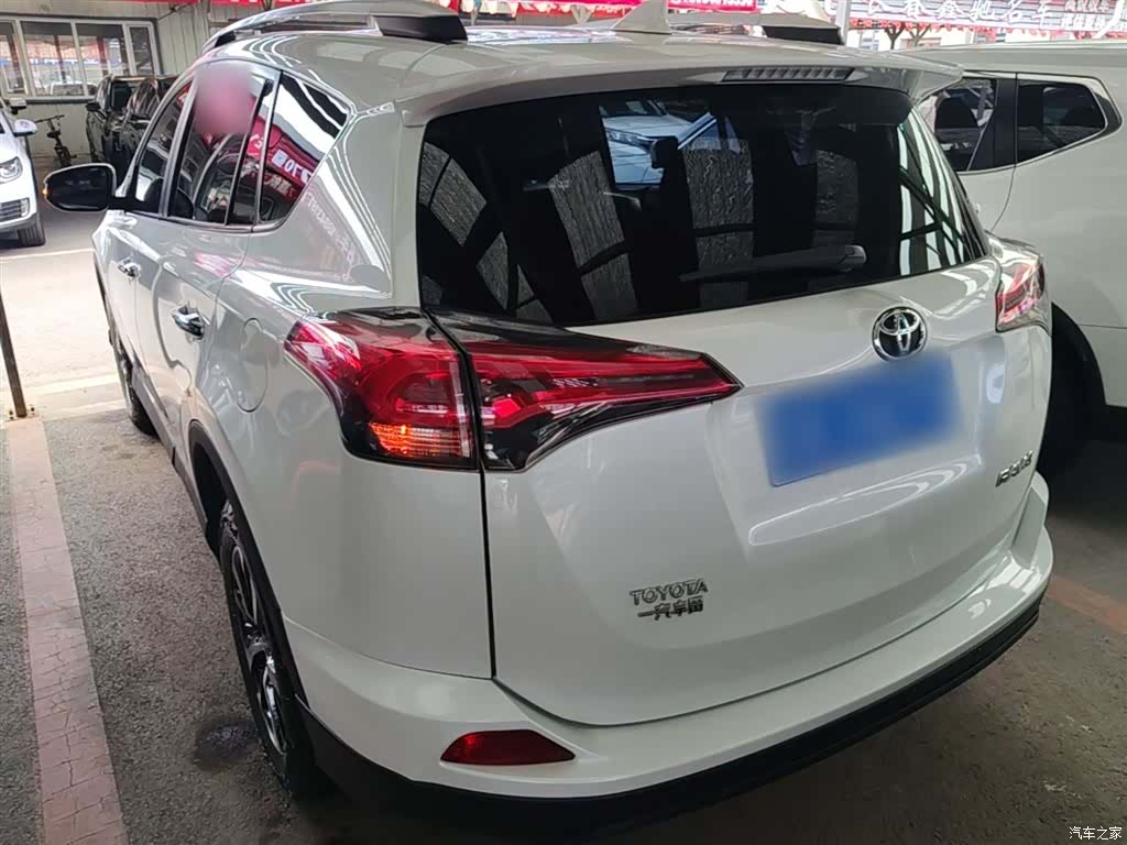Toyota RAV4, 2017 все фото