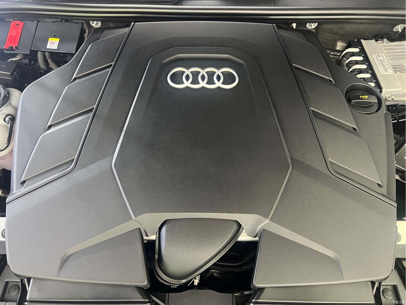 Audi Q8, 2023 8