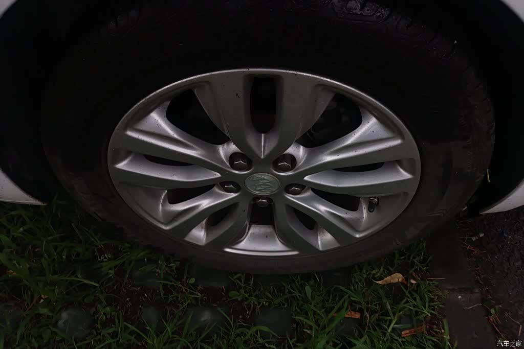 Buick V, 2018 6