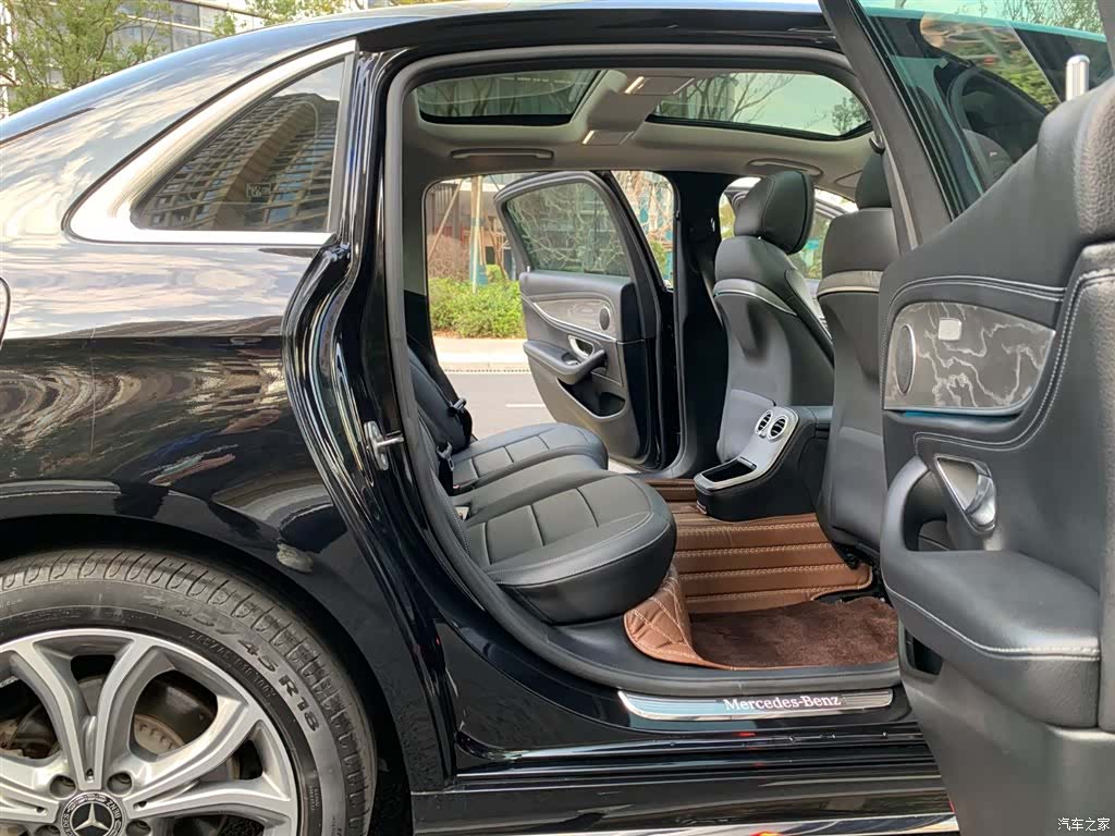 Mercedes-Benz E-Class, 2022 11
